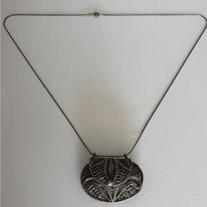 Vintage Silver Filigree Pendant Necklace (1970s) it really opens!